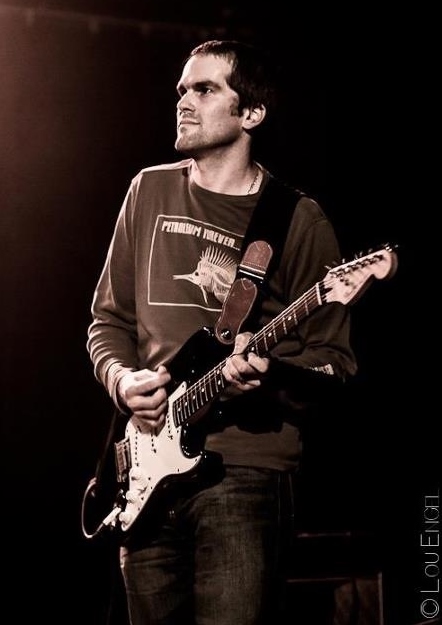 Pofesseur de Guitare, Guitariste